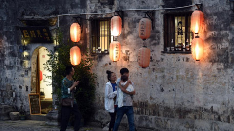 夜经济“点亮”世界文化遗产古村落
